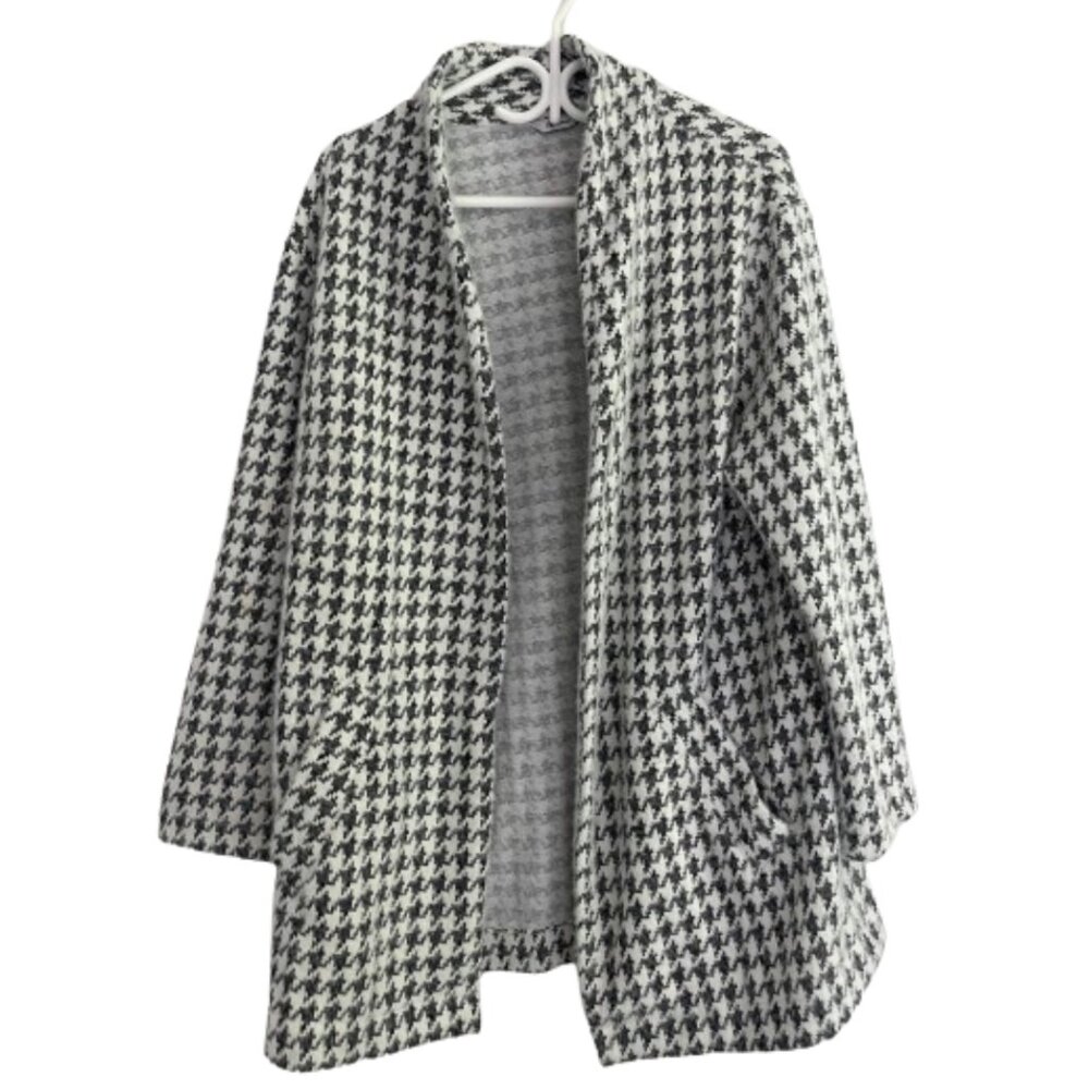 NWOT Grey and White  Reitman's Large Cardigan